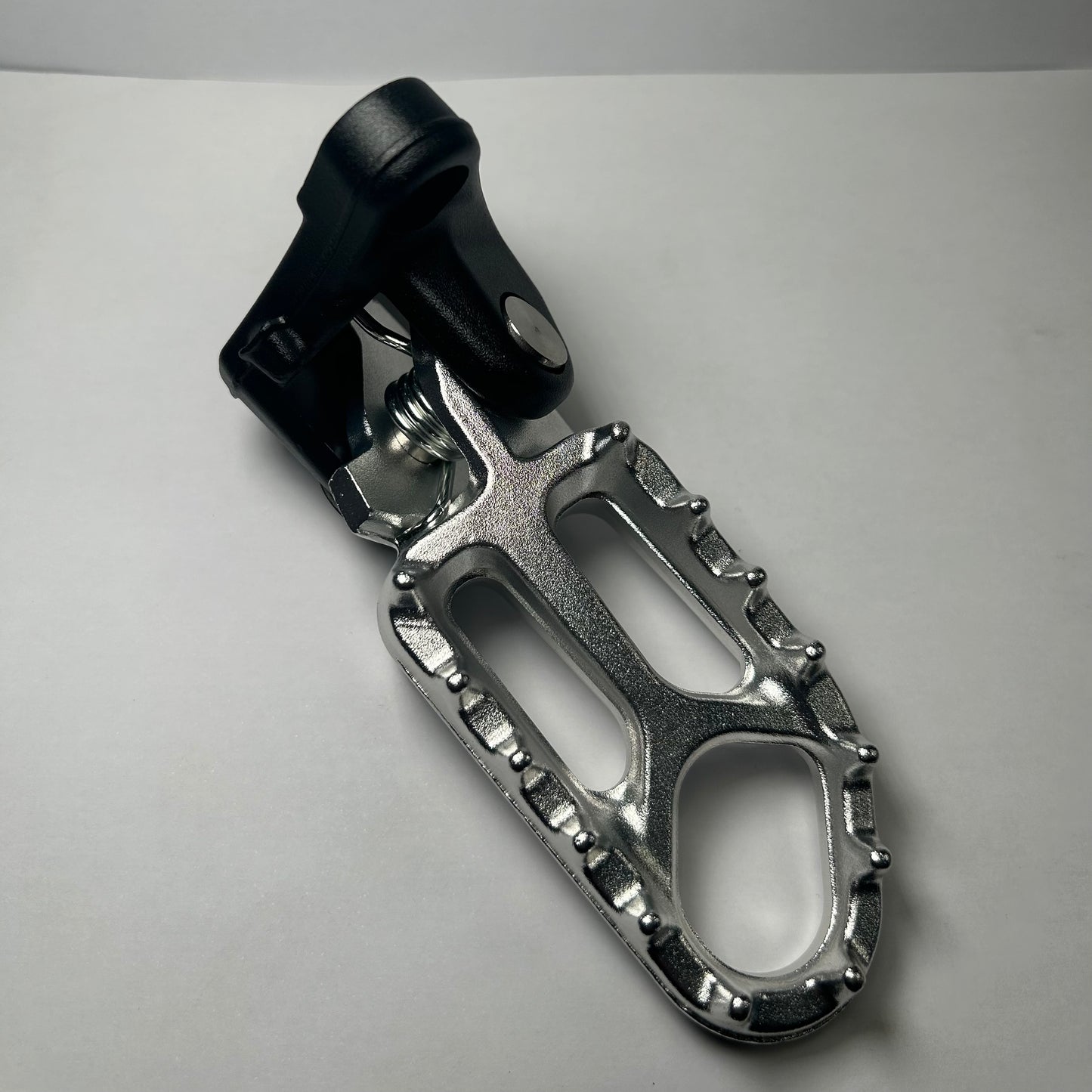Ultra Bee Foot peg & Bracket
