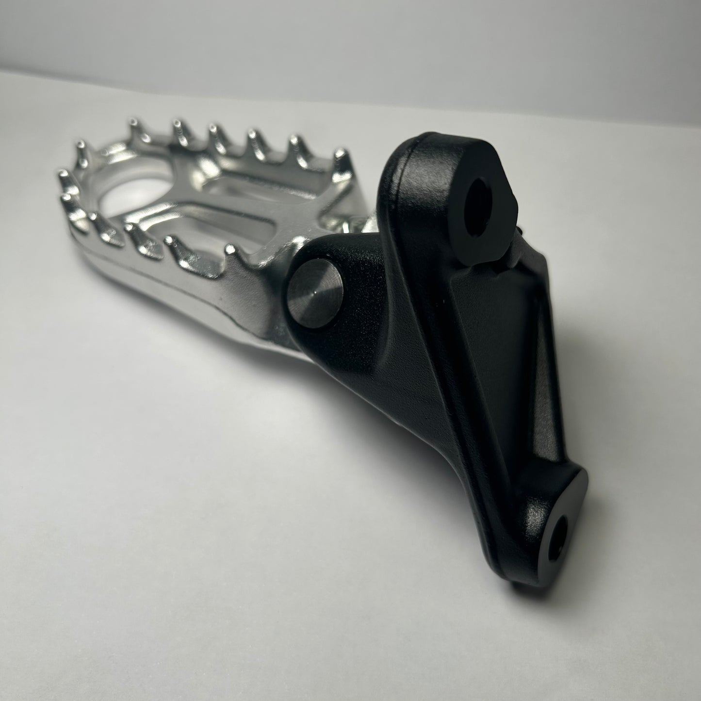 Ultra Bee Foot peg & Bracket